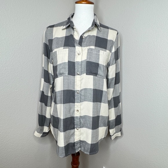 C&C California Tops - C&C CALIFORNIA Flannel Button Up Shirt MED Buffalo Plaid Gray‎ Cream Soft EUC